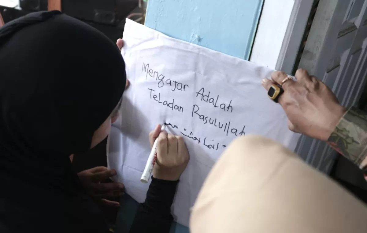 Nawal Yasin Tinggalkan Pesan Mendalam bagi Guru PAUD Lewat Tulisan Tangan