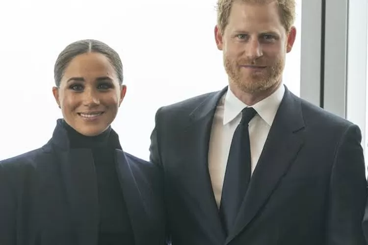 Tanpa Meghan Markle, Pangeran Harry Saksikan Super Bowl Bersama Putri