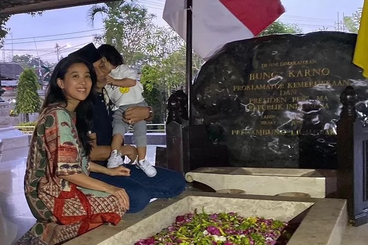 Ziarah ke Makam Bung Karno: Kenang Perjuangan Sang Proklamator untuk Indonesia