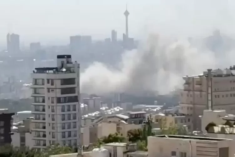 Iran siap serang AS jika bantu Israel lawan Teheran. Irak jadi lokasi awal konflik. (timesofisrael.com)