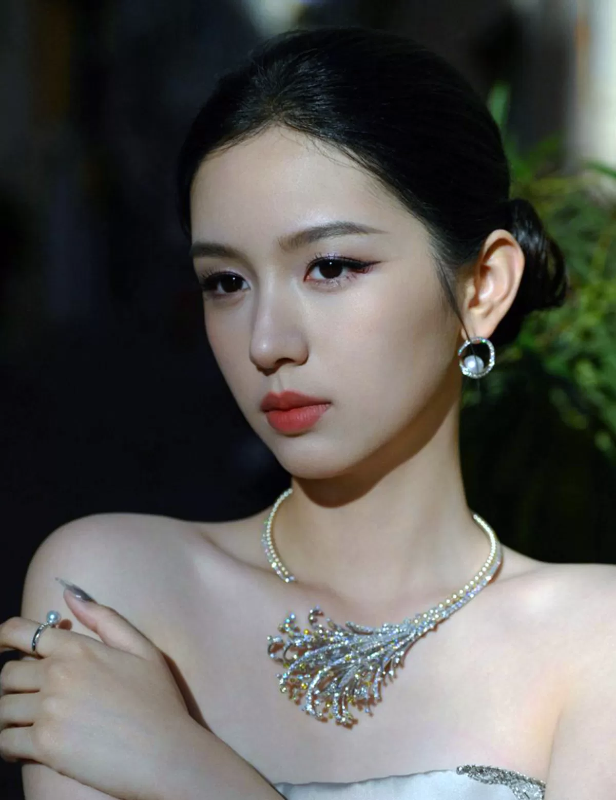 Penampilan Zhao Ye di Cannes 2026 yang Kini Viral di Media Sosial Asia ...