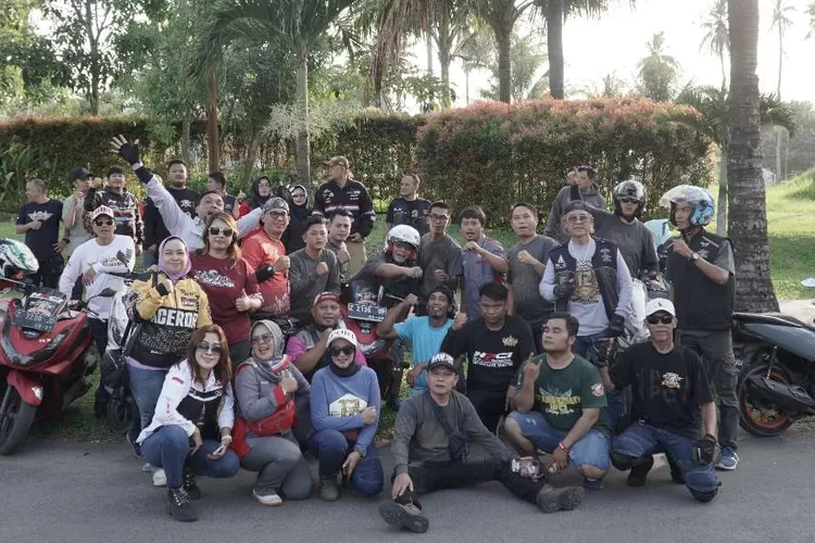 Ilustrasi komunitas sepeda motor Honda PCX Club Indonesia menggelar Anniversary gabungan.