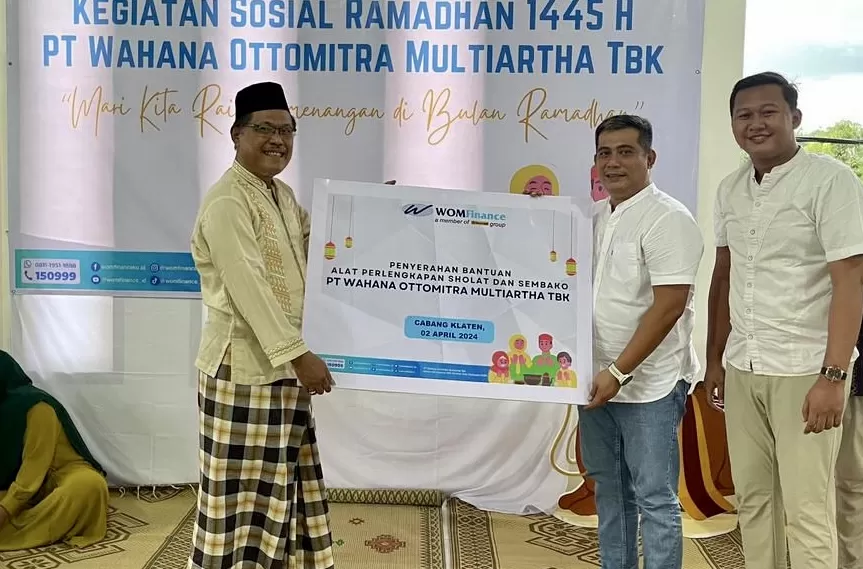 WOM Finance berikan bantuan alat sholat ke masjid di Klaten  (Istimewa)