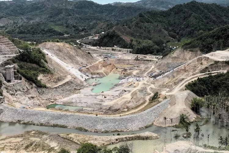 Bendungan Bulango Ulu di gorontalo ini diketahui memiliki terowongan sepanjang 369 meter. Proyek ini ditargetkan rampung di Oktober tahun 2024. (Dok: Hutama Karya)