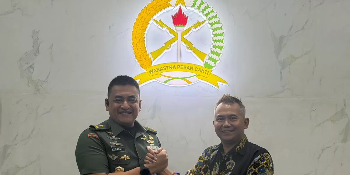 CEO Promedia, Agus Sulistriyono (kanan) bersama Brigadir Jenderal TNI Donny Pramono (kiri) (Ist)