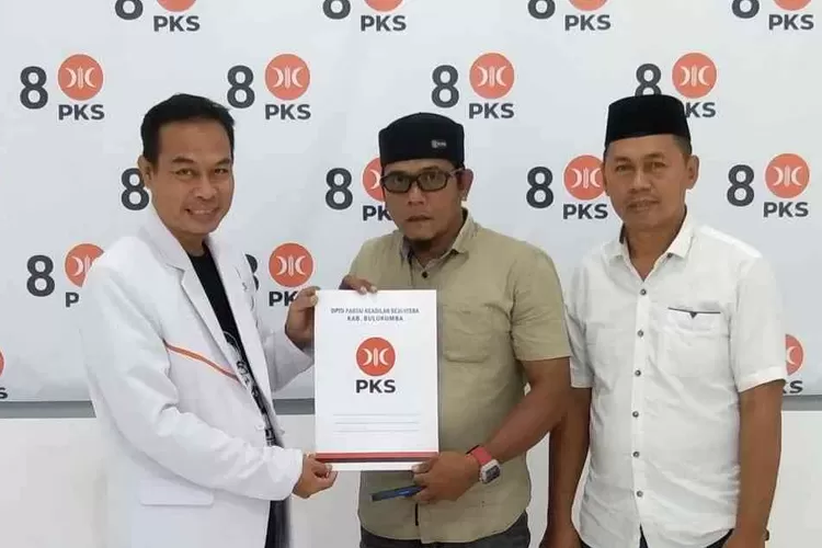 Andi Utta mendaftar di PKS diwakili oleh Liasion Officer (LO) Muhammad Syarif pada Sabtu, 6 April 2024