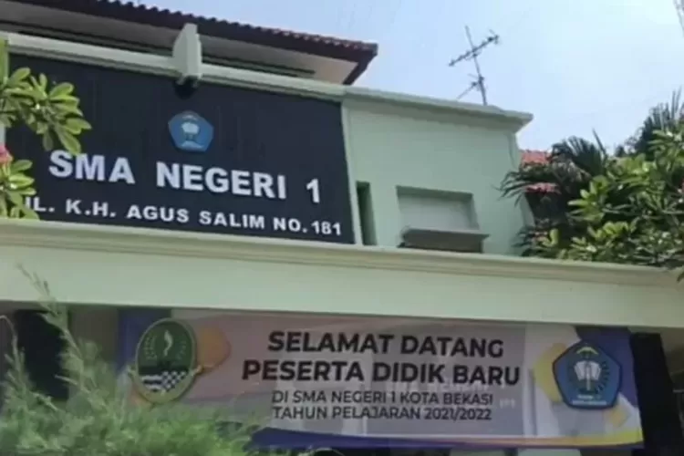 SMA negeri di Kota Bekasi yang pernah mendapatkan biaya pendidikan gratis dari Pemkot Bekasi sebelum dikelola oleh Provinsi Jawa Barat. (FOTO: Dok/Suarakarya.id)
