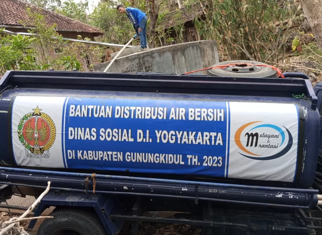 Dinas Sosial DIJ Distribusikan Ratusan Tangki Ke Tiga Kabupaten ...