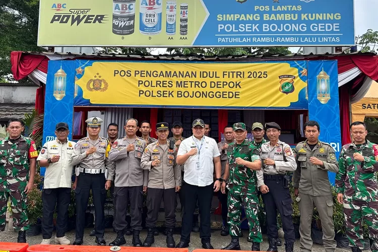 Personel gabungan berfoto bersama di Pospam Bojonggede. (KABAR BOGOR)
