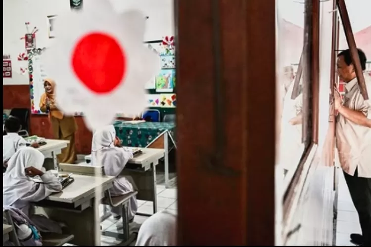 Presiden Prabowo saat Meninjau Pelaksanaan MBG di SDN 1 dan SDN 2 Kedung Jaya. (instagram.com/presidenrepublikindonesia)