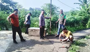 Cegah Banjir, Warga RT2/2 Serua Depok Bangun Drainase