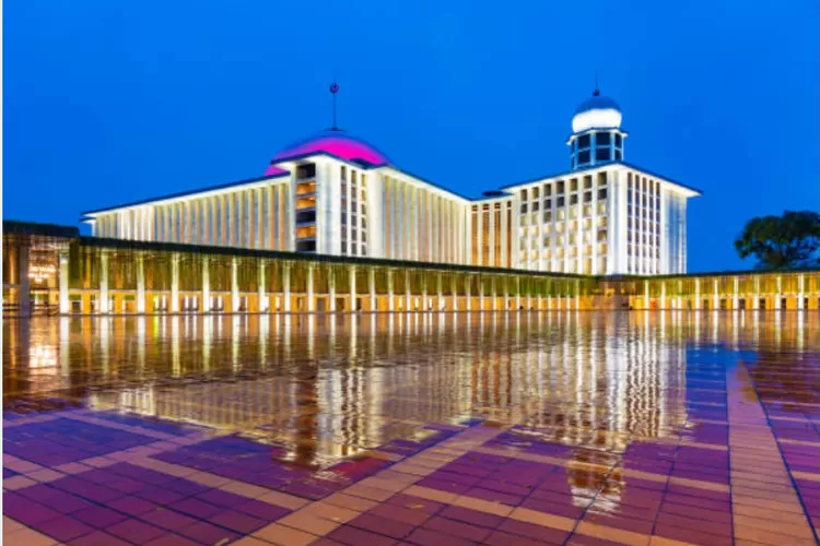 Luar Biasa! 10 Masjid Termegah Dan Terbesar Di Indonesia, Muat Hingga ...