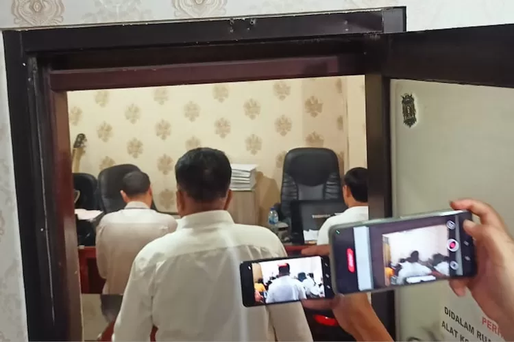 Polres Metro Depok menangkap ibu yang menjual putri kandungnya