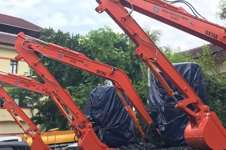 Alat berat milik DPUPR Kota Depok. (PEMKOT DEPOK)