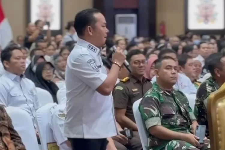 Wabup Mura Rahmanto Muhidin dalam pertemjuan  dengan Mentan RI (kalteng Lima)