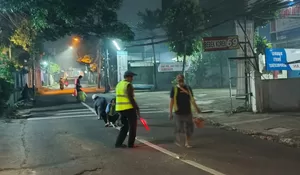 Beres Cat Marka Cinere Raya, RT41/6 Gandul Depok Pasang 20 Paku Solar LED