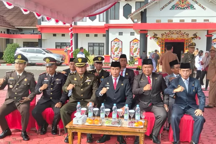 Pj Bupati Mura Hermon dalam kegiatan upacara hari lahir Pancasila, Senin (3/6/2024)