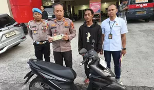 Polsek Pancoranmas Kembalikan Motor Korban Pencurian di Depok : Tukang Ojek Ini Kembali Tersenyum 