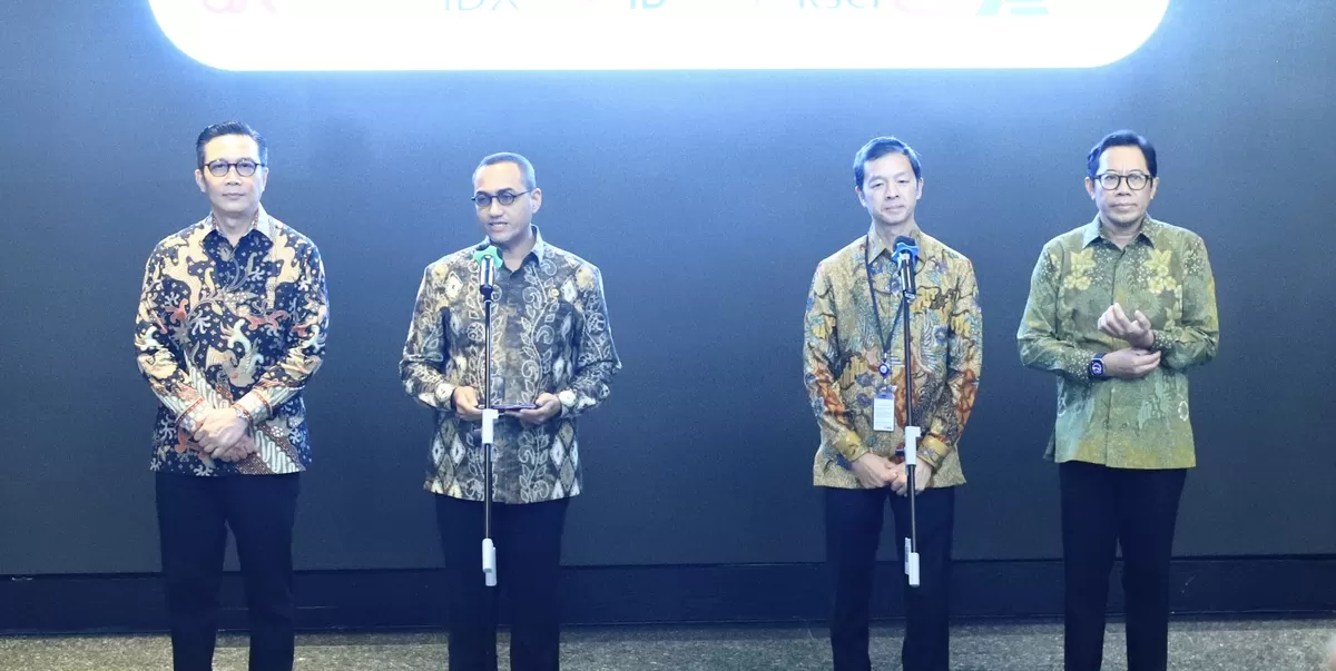 Untuk menjelaskan berbagai langkah tindak lanjut dalam pelaksanaan reformasi penguatan integritas pasar modal Indonesia, Otoritas Jasa Keuangan (OJK) melakukan pertemuan dengan Asosiasi Emiten Indonesia (AEI). (Kalimantansatu.com/Dok. OJK)