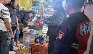 Satres Narkoba Polres Purwakarta Sita Ratusan Botol Miras pada Malam Pergantian Tahun Baru Islam