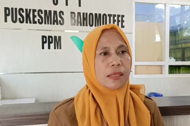 Kepala Puskesmas Bahomotefe, Hartia. SKM  (One-Metrosulteng)