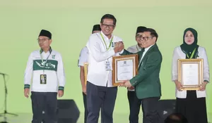 Anggota DPR RI Terpilih, Sudjatmiko Terima Penghargaan Caleg Berprestasi di Harlah ke 26 Tahun PKB