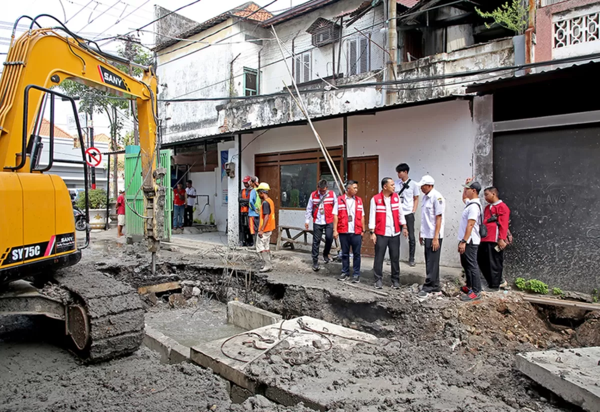 Salah satu proyek pembangunan Pemkot Surabaya saat di sidak Wali kota Eri Cahyadi beberapa saat lalu. (Foto: Pemkot Surabaya) 