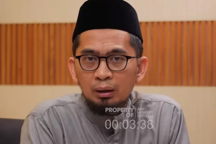 Ustaz Adi Hidayat  (Tangkapan Layar YouTube Adi Hidayat Official)