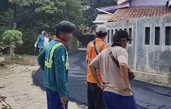 Pemdes Gandoang Aspal Jalan Gang Bumi Raya, Anggaran BKK 2026 Rp259,55 Juta: Ricky Ananda/mahatva.id