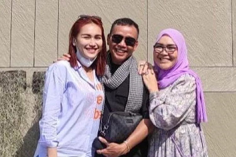 Saat beberkan hubungan Ayu Ting Ting dengan Boy William, ayah Ojak