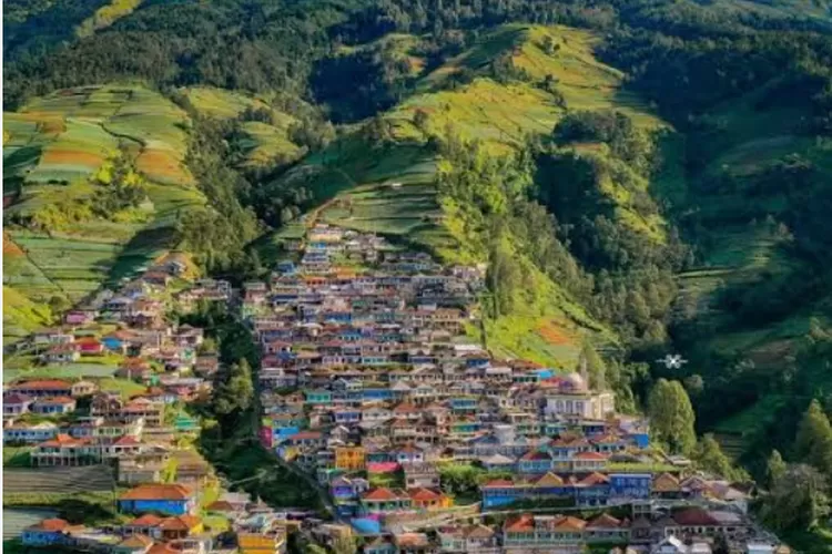 Menaklukkan Puncak Tertinggi Jawa Tengah: Petualangan Mendaki Gunung ...