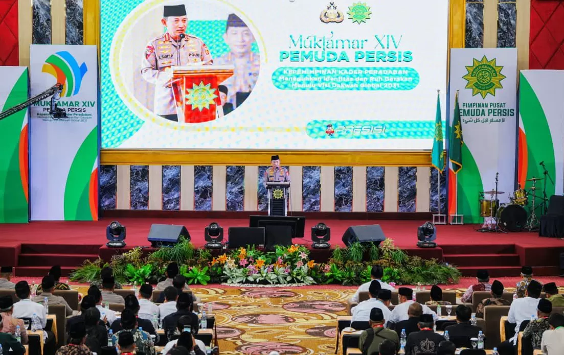 Kapolri saat membuka muktamar Persis