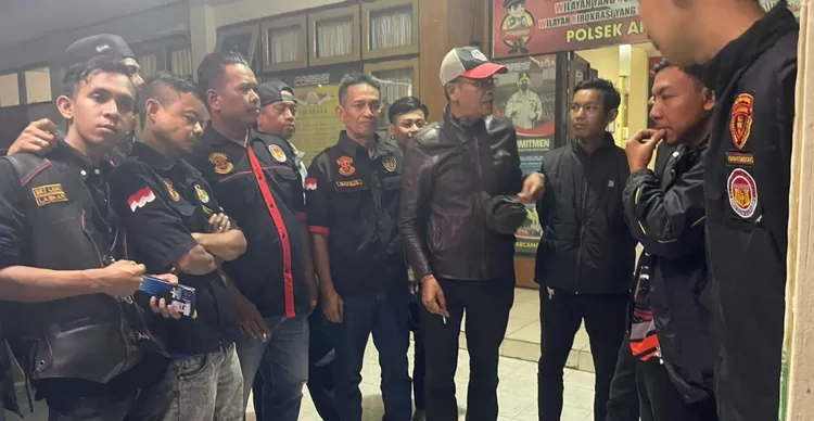 Kasus perampokan di jalan alias begal dialami anak pengurus pusat Ormas Laskar Benteng Indonesia (LBI), alami luka berat dan dirawat di RS Hasan Sadikin, Bandung.