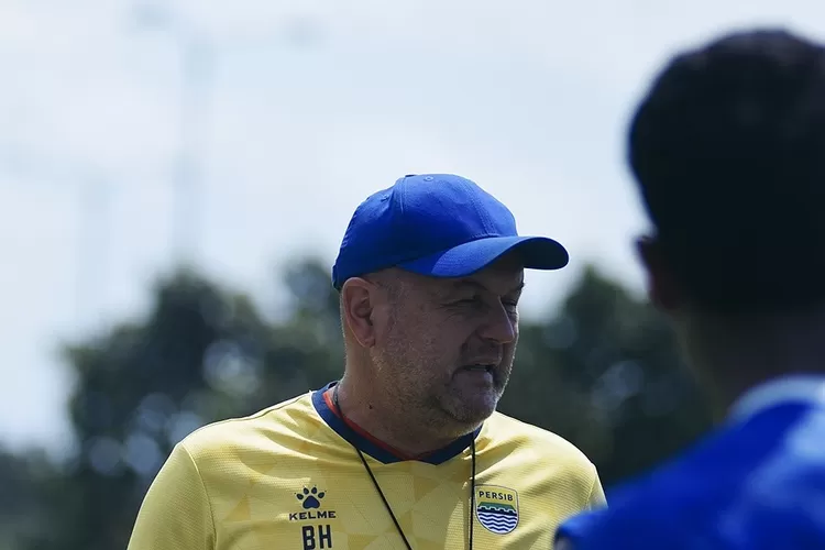 Link Live Streaming Persib Bandung vs Dewa United (Foto: Gorajuara.com / Instagram @persib)