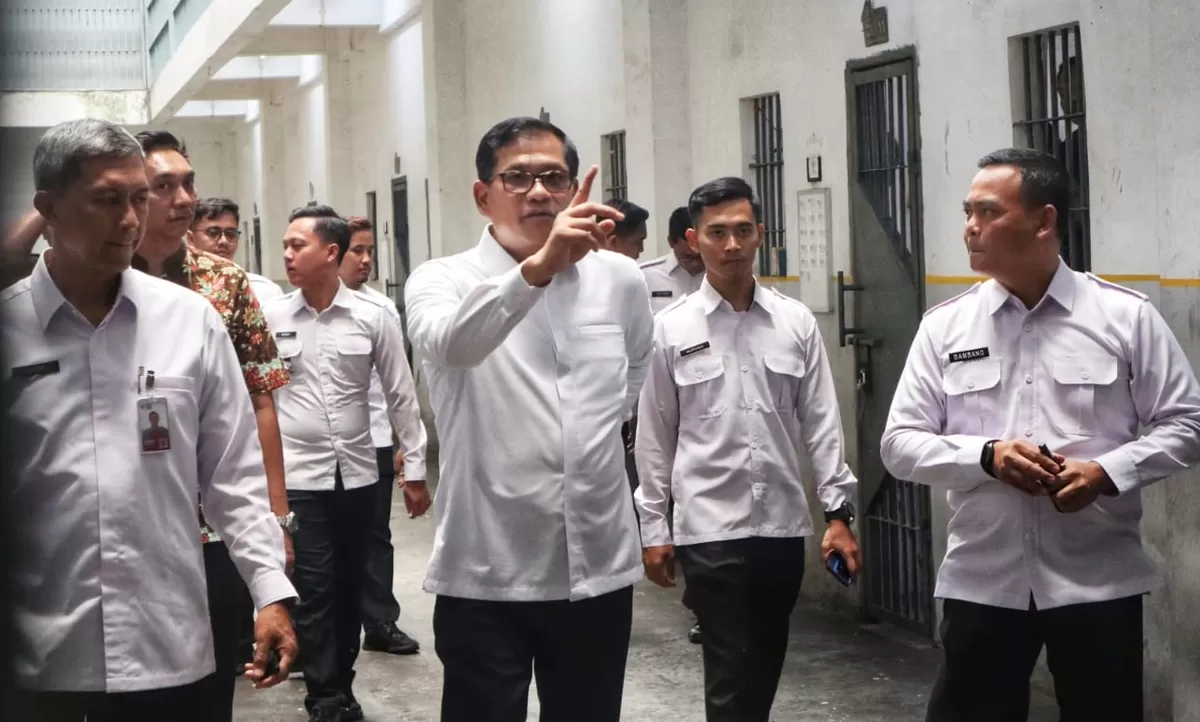 Staf Khusus Menimipas, Ir. H. Abdullah Rasyid, M.E saat meninjau kondisi salah satu Lapas beberapa waktu lalu. (foto:ist)