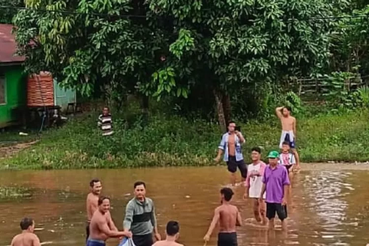 Korban tenggelam saat dievakuasi dari sungai (Kalteng Lima)