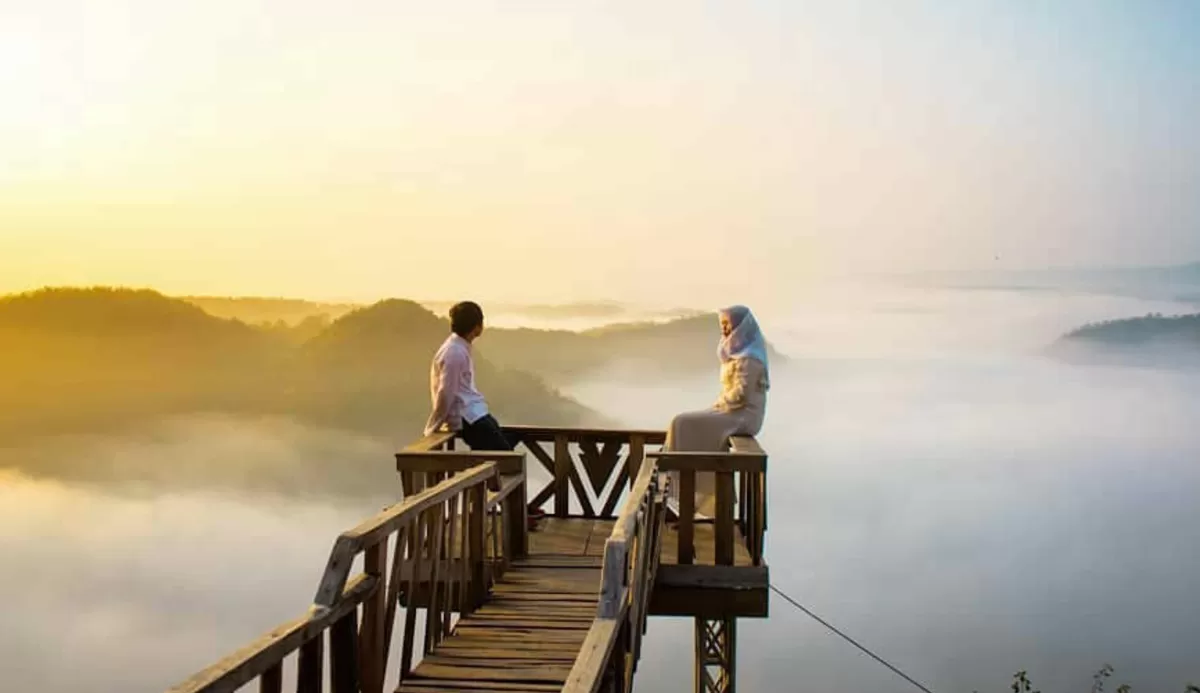 Bukit Panguk Kediwung di Bantul, Jogja yang sempat viral, spot menikmati sunrise cantik (Instagram/ @indra.saputraaaa)