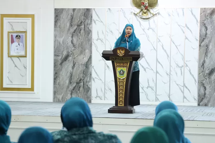 Ketua TP PKK Kabupaten Bogor, Eva Rudy Susmanto membuka rakor. (KABAR BOGOR)