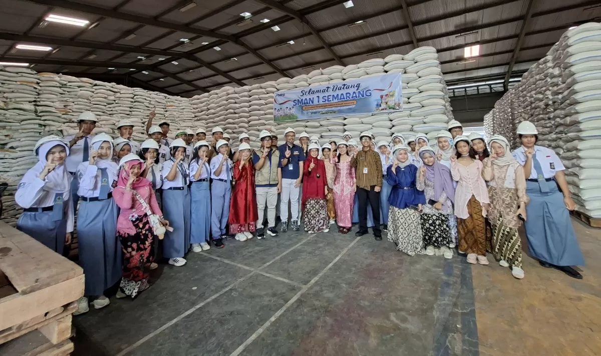 Siswa SMA Semarang Antusias Ikuti Eduwisata Bulog, Pelajari Rantai Pasok Pangan Nasional