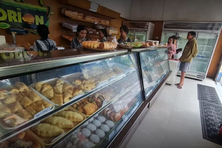 Inilah Toko Roti Dan Kue Legendaris Dan Terbesar Di Lumajang, Dulu ...