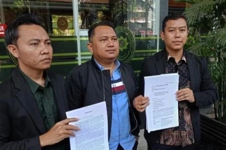 Dosen bernama Brian Demas Wicaksono menggugat KPU atas dugaan perbuatan melawan hukum karena menerima pendaftaran capres-cawapres Prabowo Subianto dan Gibran Rakabuming Raka/ (Foto:tiktok@infoorangberseragam)