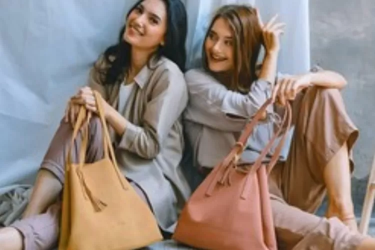 10 Rekomendasi Merk Tas Ransel Wanita Terbaik, yuk Intip - Flores Editorial