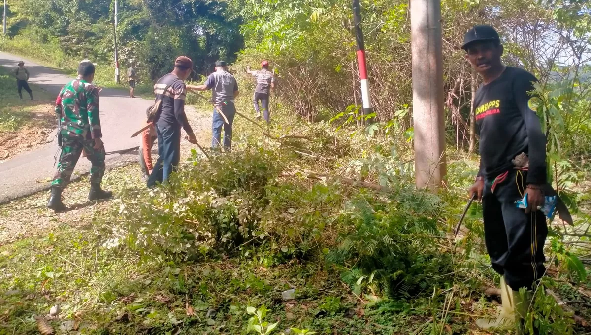 Sinergi TNI-Polri Bersama Pemerintah Lantung Gelar Gotong Royong, Bersihkan  Jalur Lintas Simpang Lito - Kompas86.com