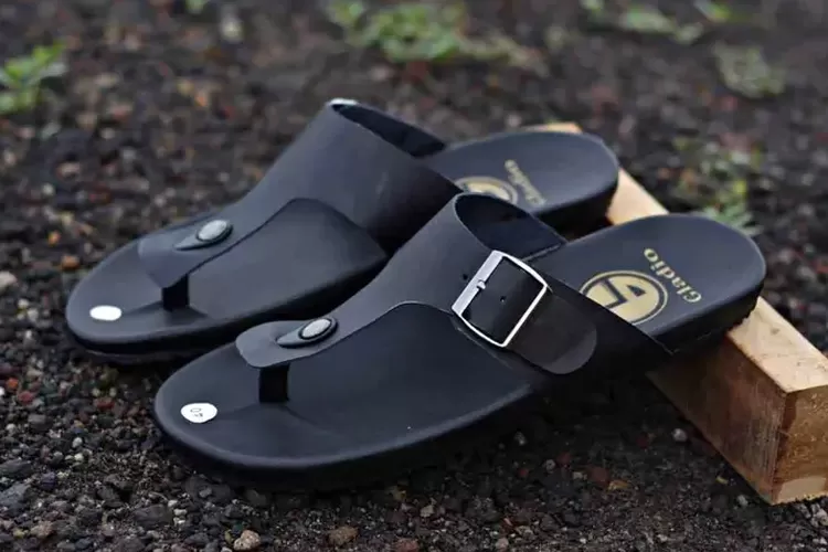 Model top sandal bata