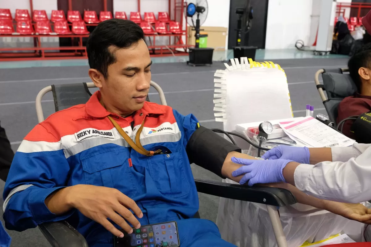 Dalam rangka memperingati Bulan Kesehatan dan Keselamatan Kerja (K3) Nasional, ratusan pekerja, mitra kerja, hingga keluarga besar Kilang Pertamina Plaju berpartisipasi dalam aksi donor darah kemanusiaan yang sukses melampaui target.