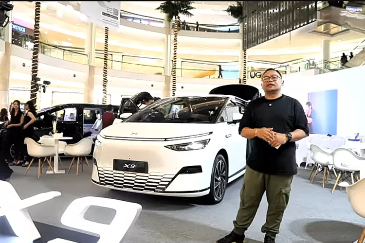 Toyota Alphard dan Denza D9 Gulung Tikar! Xpeng X9 Resmi Mengaspal di Indonesia, MPV Mewah Dengan Fitur X-Pilot 4.0 - Ini Harga dan Spesifikasi!  (Foto: Tangkapan Layar The Official Oto)