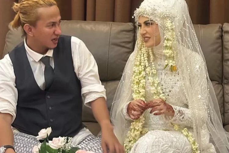 Helwa Bachmid mengaku bila dirinya tidak mendapat perlakuan semestinya saat jadi istri Habib Bahar (Foto: Gorajuara/ Instagram/ @helwabachmid_)