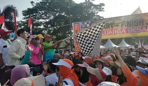 Bikin Merinding! Ribuan Relawan Imam Budi Hartono-Ririn Farabi Arafiq Meriahkan Jalan Santai, Doorprize-nya Umrah dan Gak Habis-habis