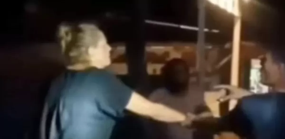 Tangkapan layar video beredar di medsos, seorang bule wanita saat memprotes suara tadarus di Mushola di Gili Trawangan,Kabupaten Lombok Utara.