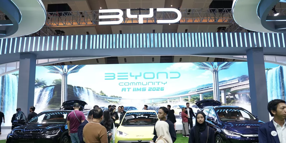 Booth BYD di Indonesia International Motor Show 2026 (IIMS 2026) hadir sebagai ruang pengalaman yang mempertemukan teknologi kendaraan listrik dengan para penggunanya. (Kalimantansatu.com/Dok. Promedia Teknologi Indonesia)
